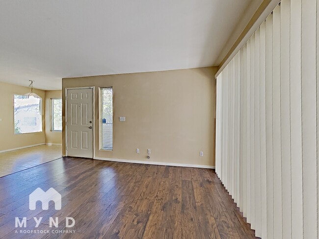 Building Photo - 3105 Casey Dr