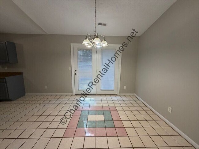 Foto del edificio - Nice 3 bedroom 2 bathroom home in Charlotte!