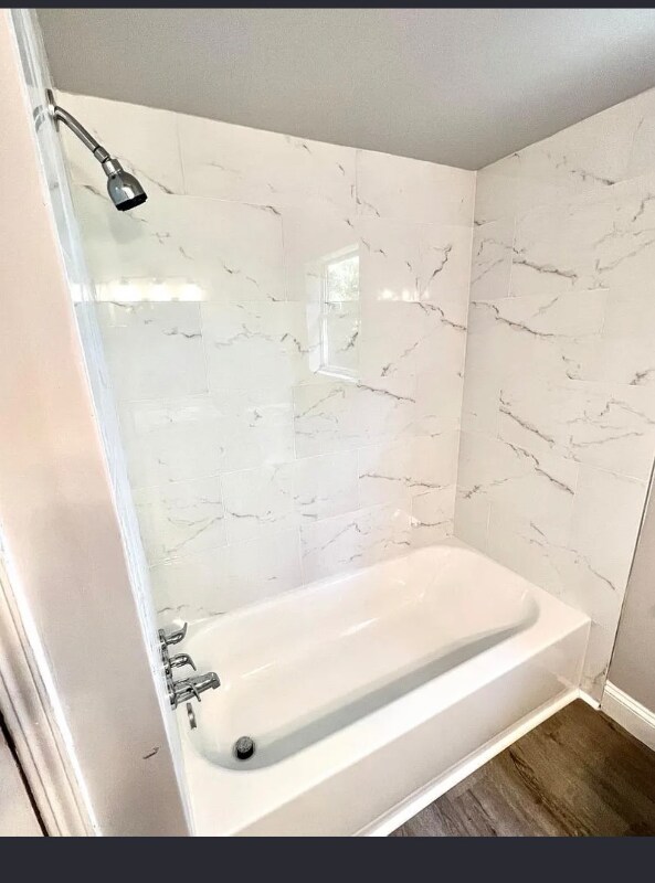 Foto del edificio - 5323 Laconia Ave