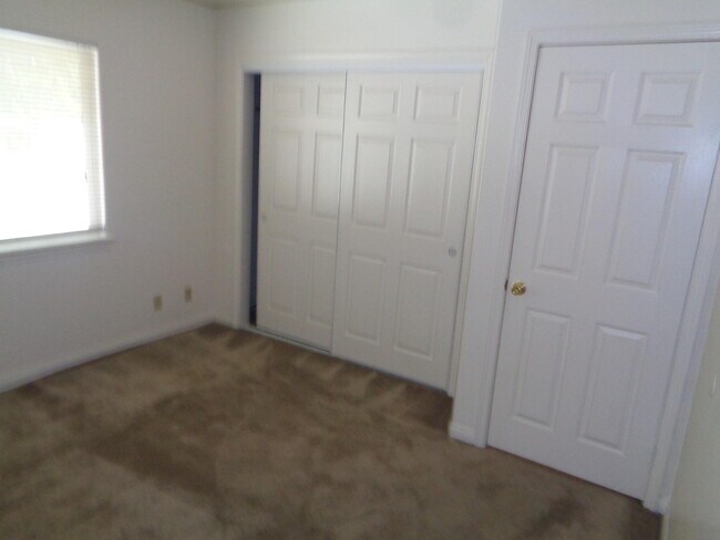 Foto del edificio - 44423 Beech Ave