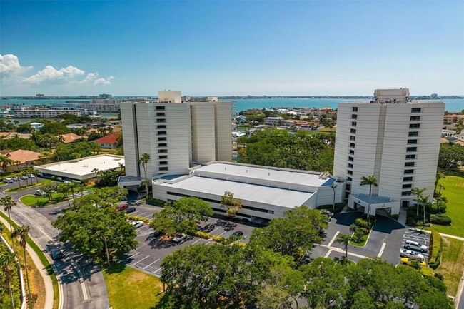 Foto del edificio - 5940 Pelican Bay Plaza S