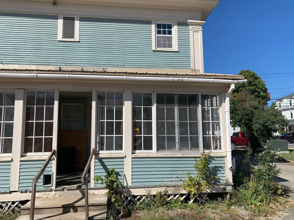 84 Upper Main St Unit 2 Studio, Morristown, VT 05661 Room for Rent