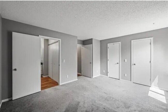 Building Photo - 8019 Xerxes Ave S