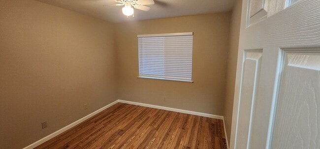 Foto del edificio - Spacious 4-Bedroom, 3-Bath Home for Rent in Elk Grove!