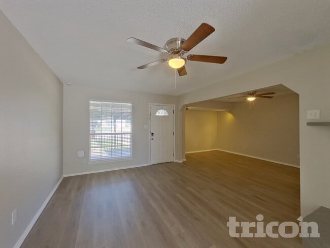Building Photo - 5005 Coronet Ct
