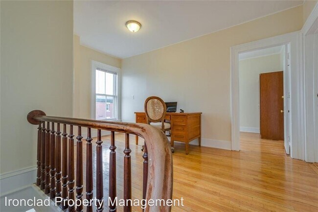 Foto del edificio - 65 S High St