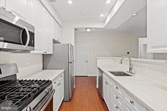 Building Photo - 5120 Donovan Dr