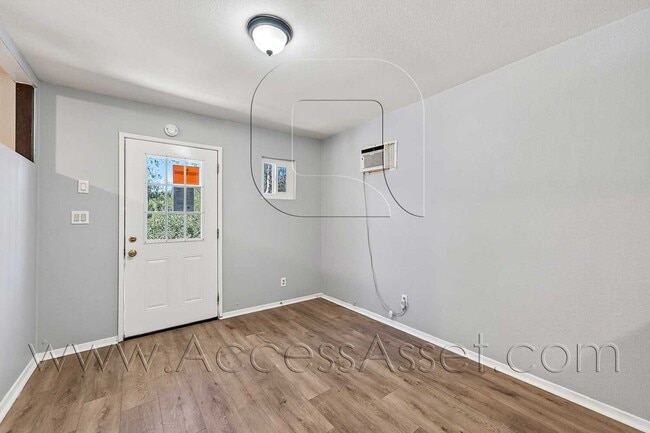 Building Photo - Cozy 1 Bed/1 Bath Countryside Home With Scenic Views In Aguanga!