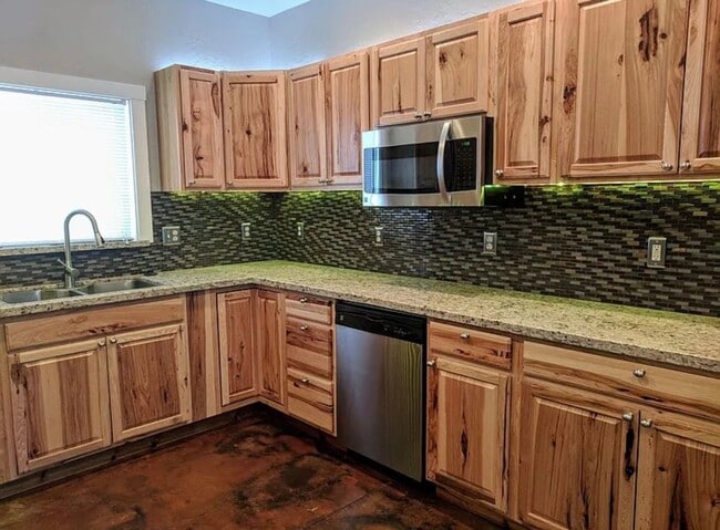 Building Photo - 2bed/2bath house in Kalispell becoming ava...