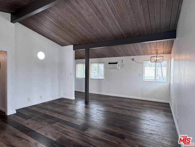 Building Photo - 4419 W Rosecrans Ave