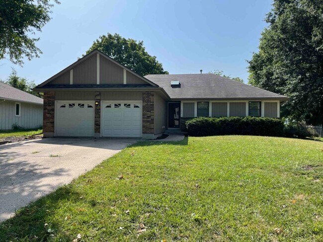 Front of the house - 304 SE Williamsburg Dr