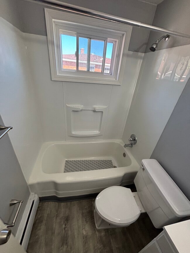 Building Photo - Gress Apartments