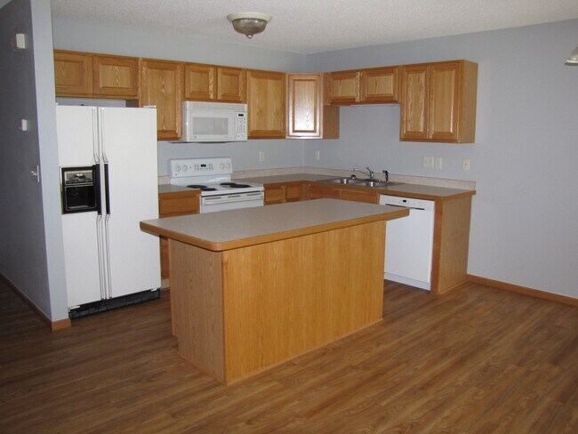 Foto del edificio - Charming *3bedrm* 2.5Bath town home open f...