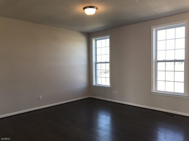 Building Photo - 2715 Spurway Dr