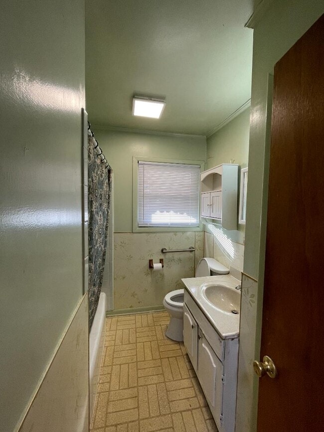 Building Photo - 2217 Douglas Hill Dr