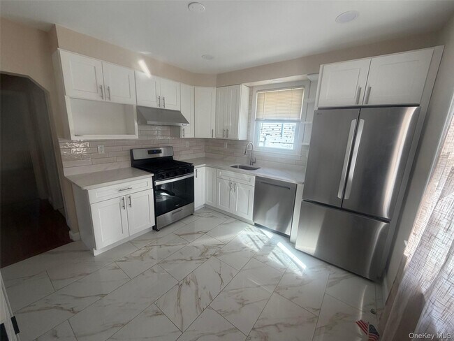 Foto del edificio - 73 Willoughby Ave