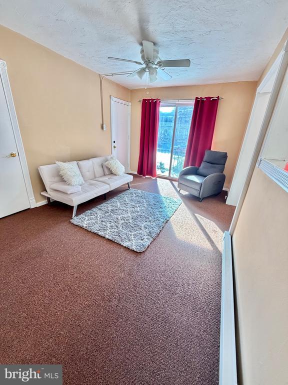 Foto del edificio - 7245 Radbourne Rd