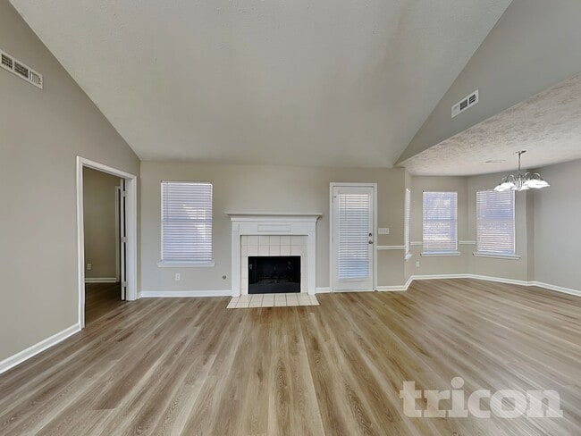 Building Photo - 1002 Mark Trail