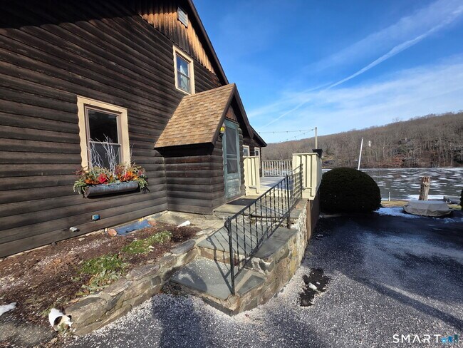 Building Photo - 23 Cedar Dr