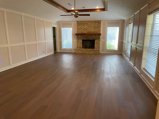 Building Photo - 870 Fenway Park