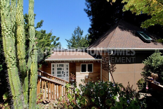 Building Photo - Modern Mill Valley Retreat - Washer/Dryer - Hiking - FOUNDATION