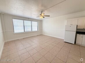 Building Photo - 311 W Ashley St