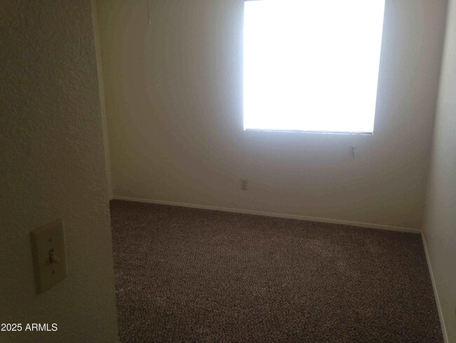 Building Photo - 1327 W Straford Dr
