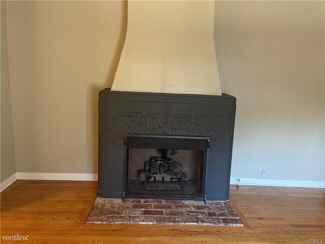 Building Photo - 3 br, 1 bath House - 4035 Brunswick Ave