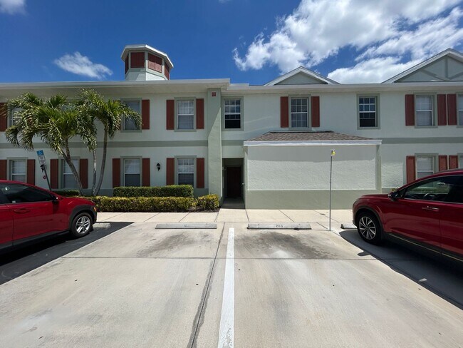 Building Photo - Freshly painted 3/2  in gated community wi...