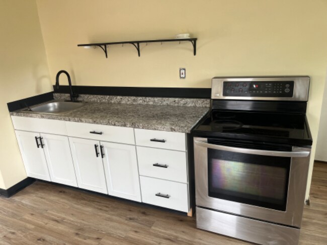 Foto del edificio - 10 Cindy Dr