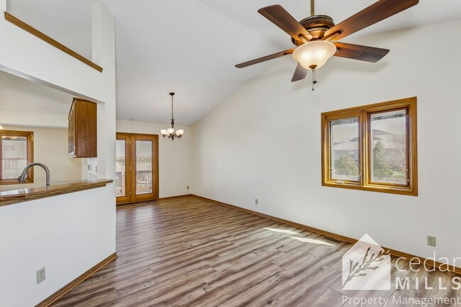 Building Photo - Wonderful Split Level Home in North Wichita