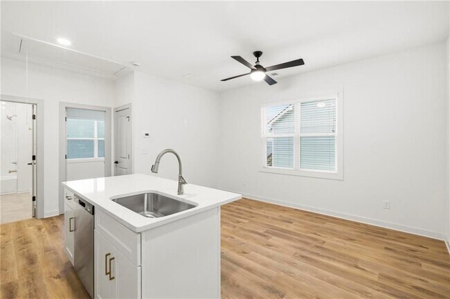 Foto del edificio - 122 Hilltop Dr SW