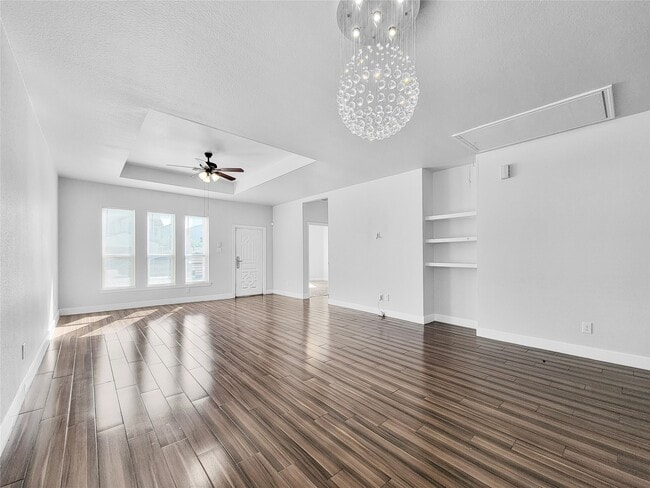 Building Photo - 8135 Chateau St