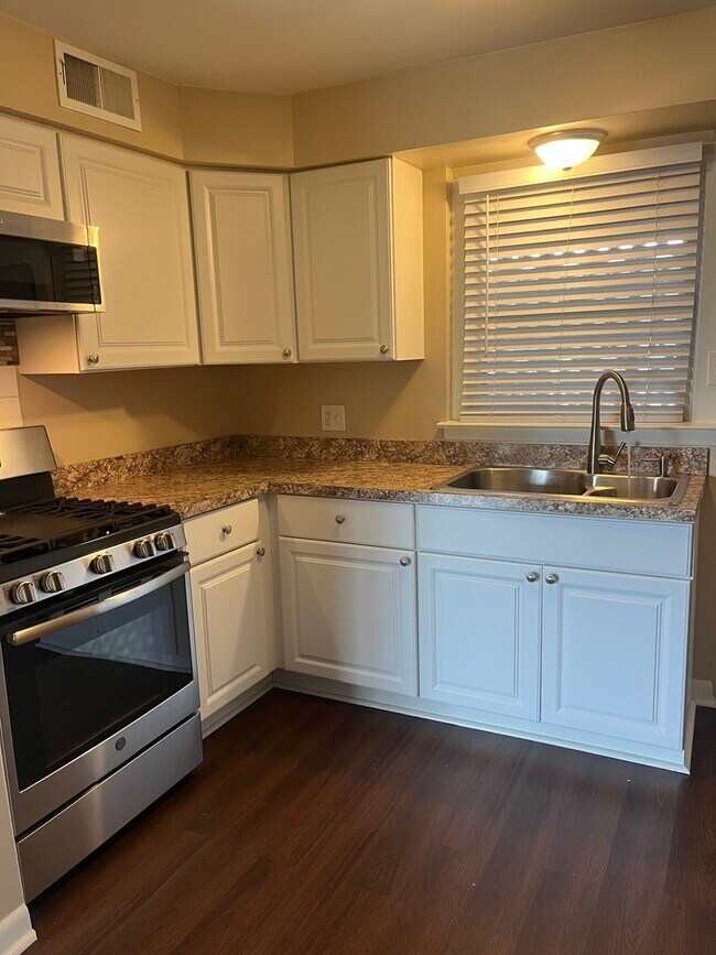 Foto del edificio - 3182 W Meadow Ln Dr