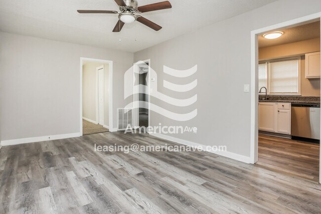 Foto del edificio - 11513 E 75th St