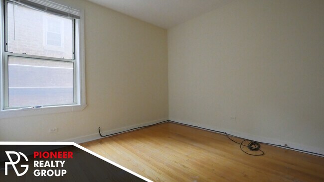 Building Photo - 555 W Aldine