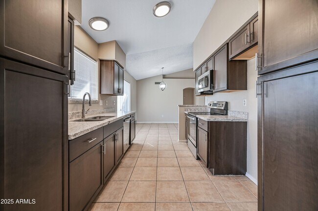 Foto del edificio - 8833 W Puget Ave