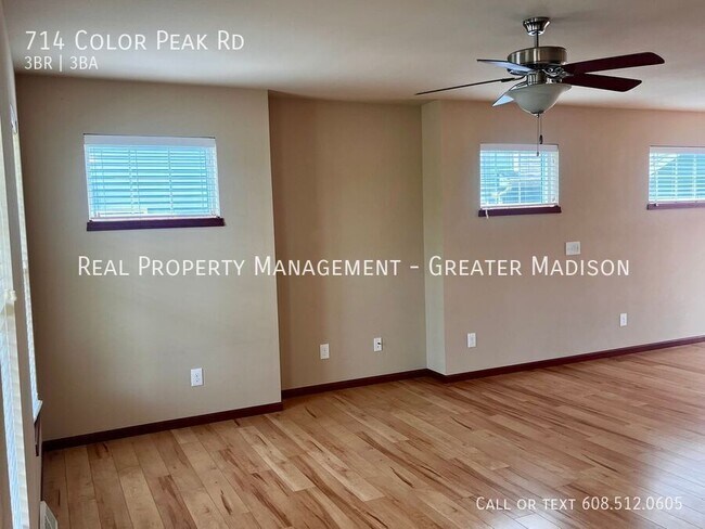 Foto del edificio - 714 Color Peak Rd