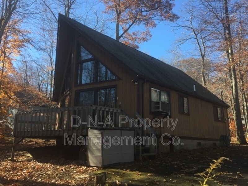 1459 Belgravia Dr, Tobyhanna, PA 18466 House Rental in Tobyhanna, PA