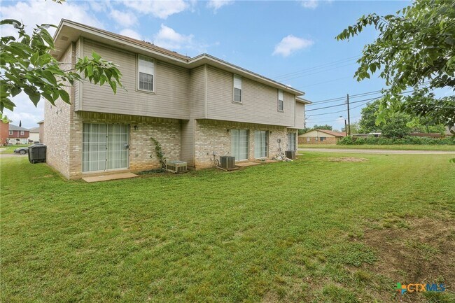 Building Photo - 5701 Redstone Dr
