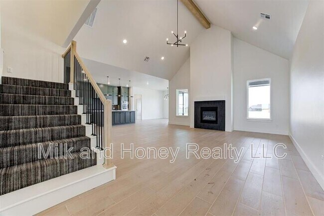 Building Photo - 1007 River View Dr