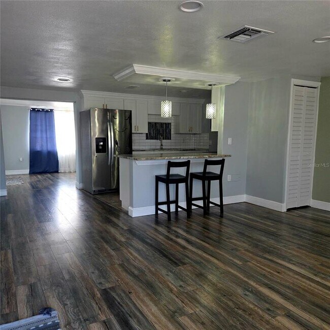 Foto del edificio - 5232 Sparrow Dr