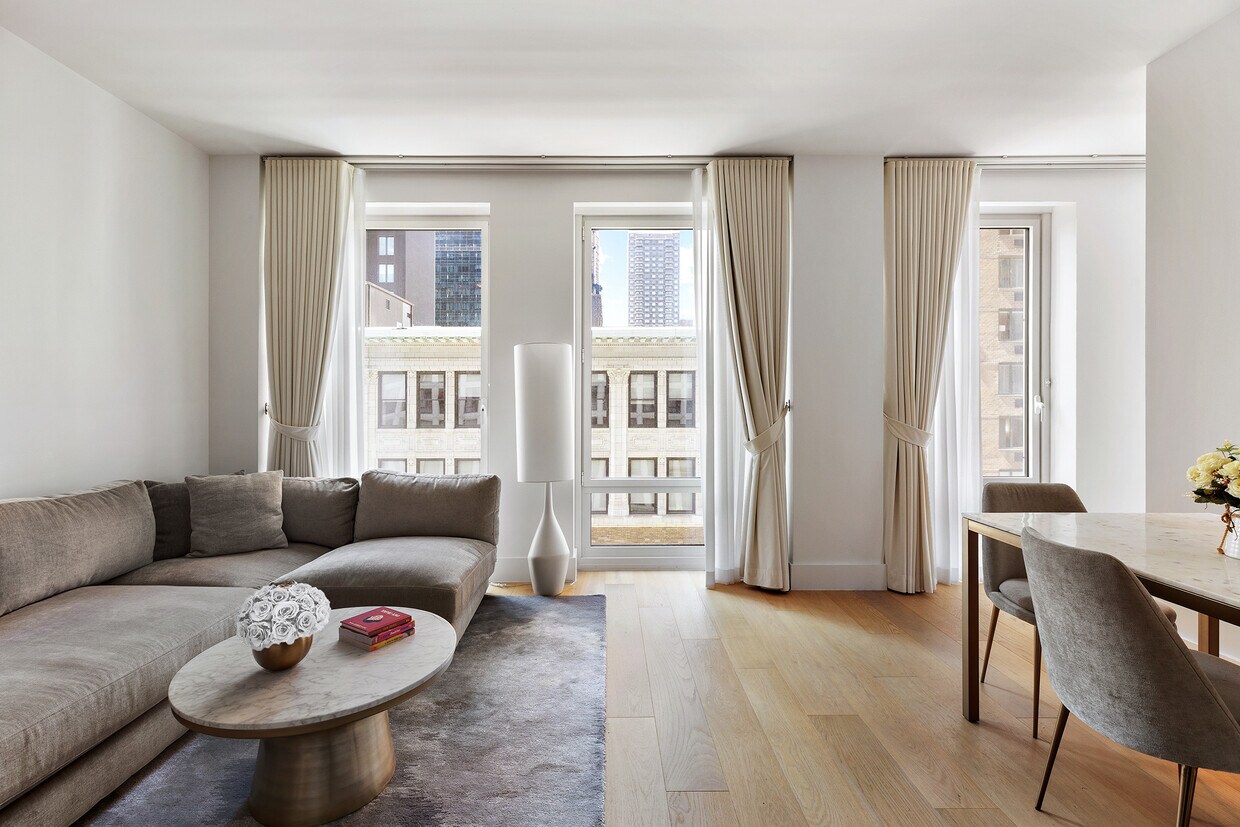 Foto principal - 15-1869 W 61st St