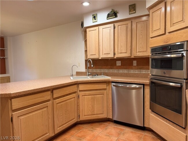 Building Photo - 5320 Fieldstone