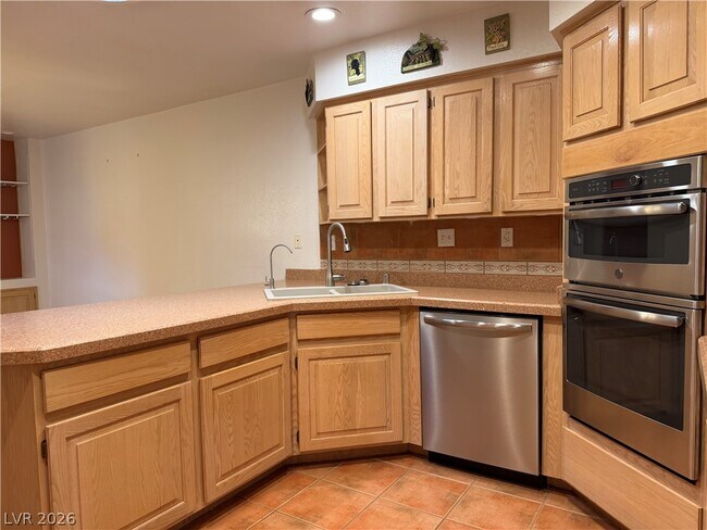 Foto del edificio - 5320 Fieldstone