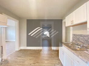 Building Photo - 323 Harrison St