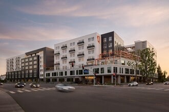 Building Photo - The Q De Soto