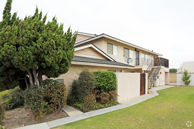 Building Photo - 7321 La Mancha Cir