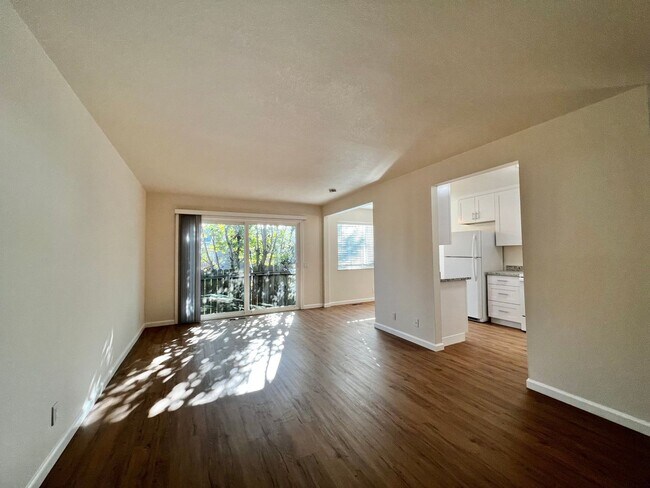 Building Photo - MAI1880-1884