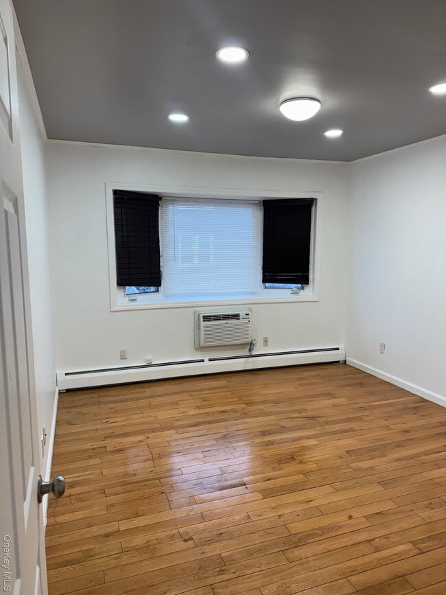 Building Photo - 47-25 208th St